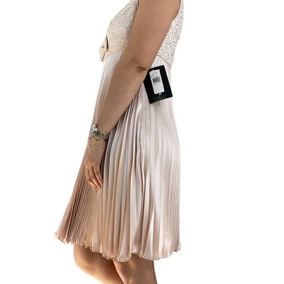 New JS Boutique Beige Pleated Beaded Sleeveless Cocktail Dress Size 10 V Neck - Picture 2 of 14